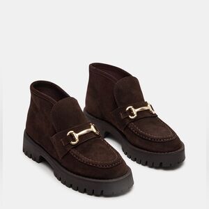 *NEVER WORN* still in box Steve Madden suede brown platform loafer/boot